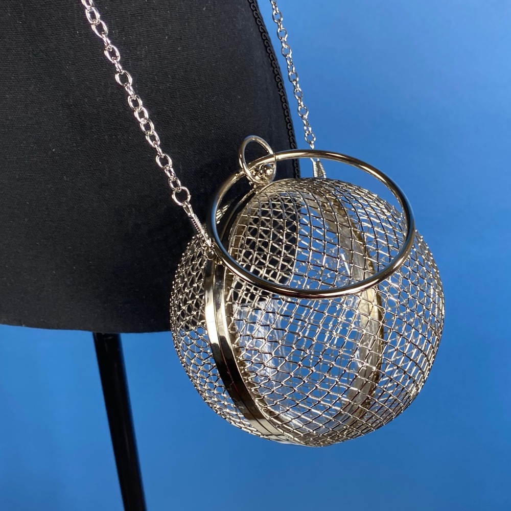 NewinBox Gorgeous Cage Silver Round Clutch Crosbdy